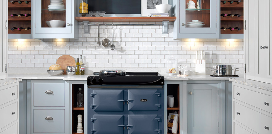 This time 4 oven pieces feature different functions like simmering, baking and roasting.