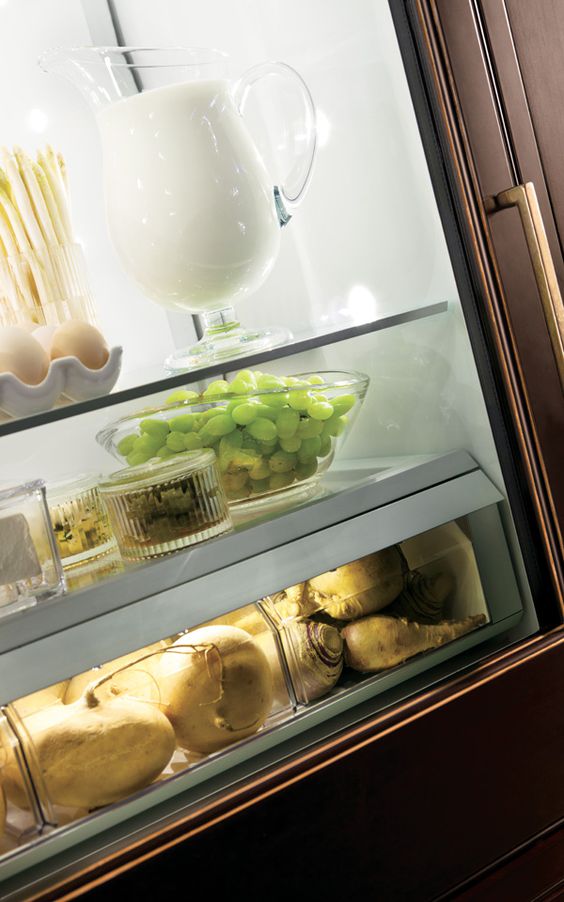 With a glass friedge you'll easily understand what food and drinks you have at hand, and what's missing.