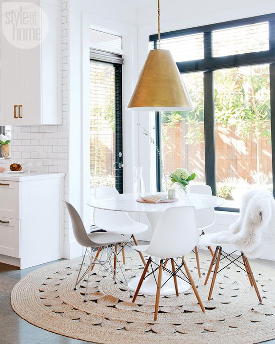 Keep the eat-in area in the same style as the kitchen and let yourself enjoy the views.