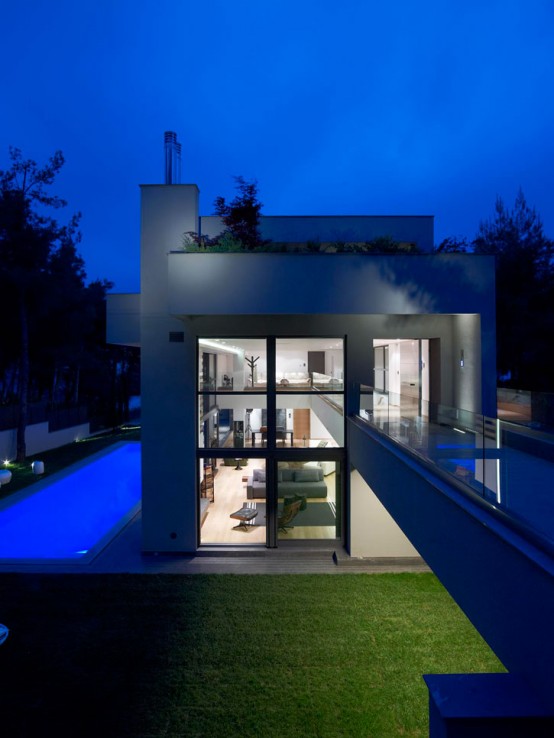 Pure and Clean Modern Dream House Designed With Sustainable Principles